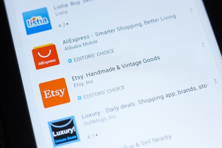 Balancing Creativity and Clarity: The Art of E-Commerce Product Descriptions in the UK