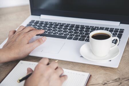How to Write Click-Worthy Meta Titles and Descriptions for British Audiences