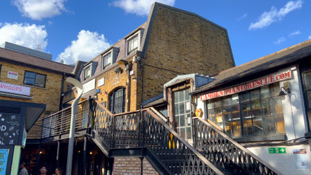 The Power of Online Reviews for Restaurant and Pub SEO in the United Kingdom