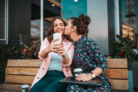 Influencer Collaborations: Partnering with UK Bloggers for SEO through Guest Posts